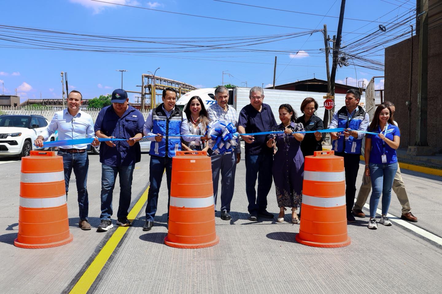 Entrega Daniel Carrillo obras de calle Vía Matamoros
