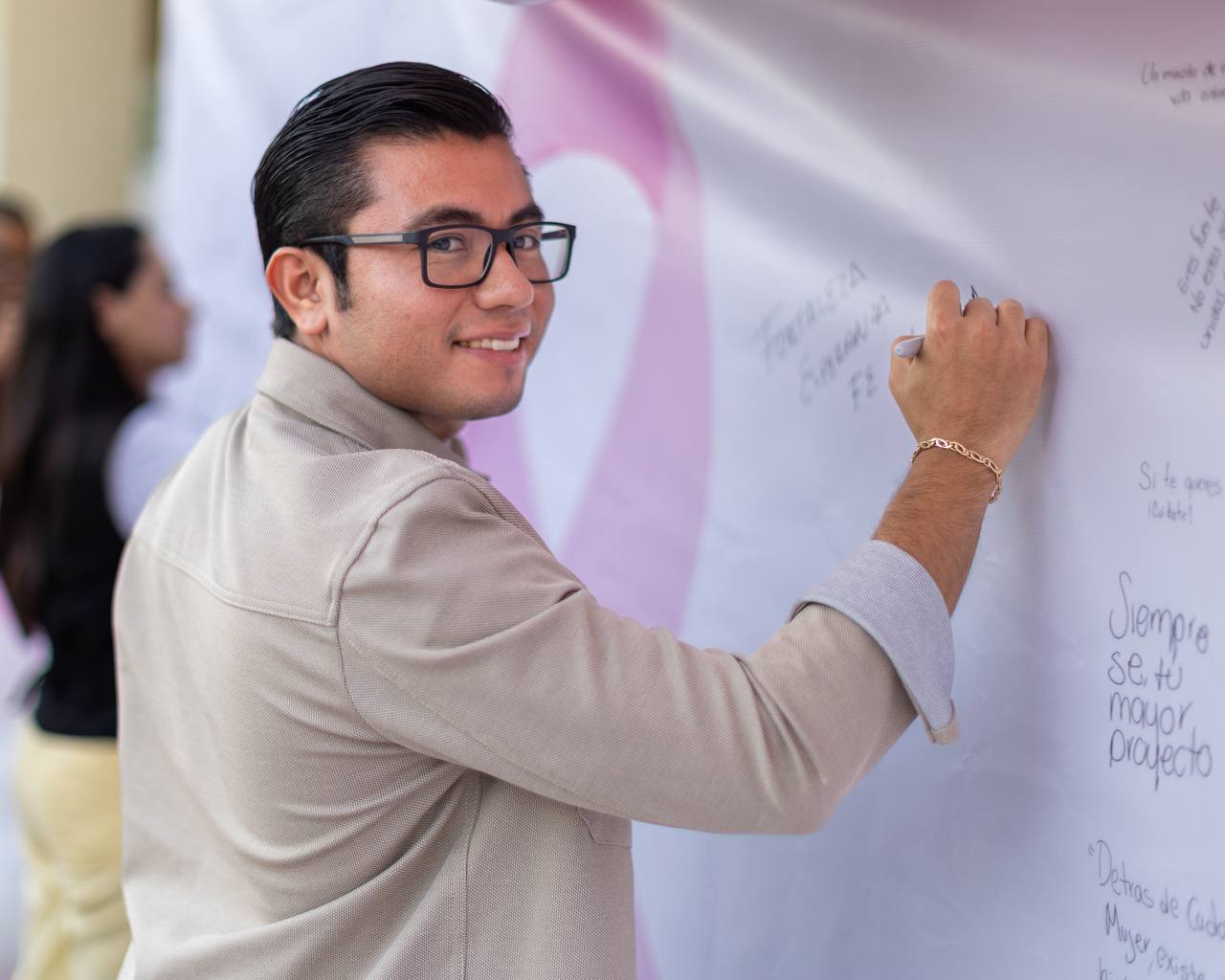 Juárez se suma al Mes de Sensibilización sobre el Cáncer de Mama