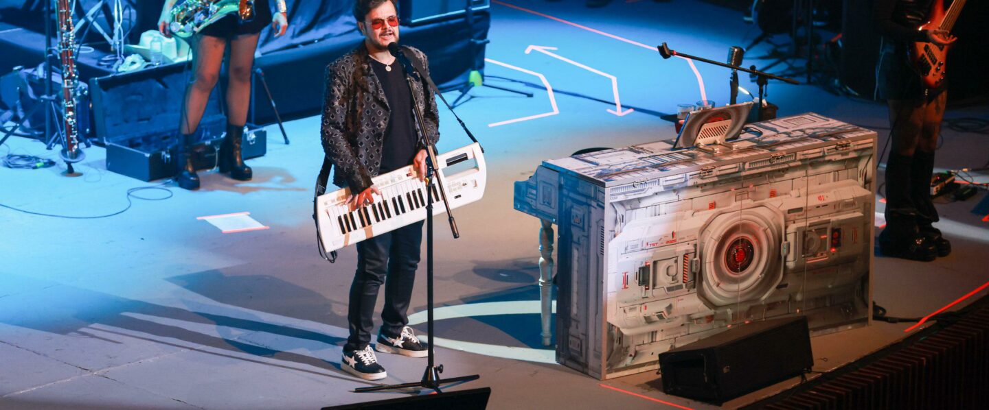 Deslumbra Aleks Syntek en el Arte Fest San Pedro 2025