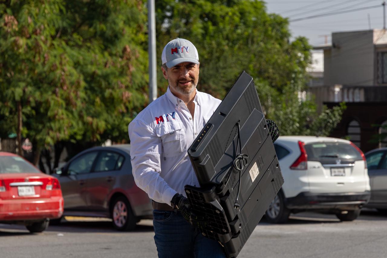 Supervisa Adrián de la Garza descacharrización en Burócratas Federales