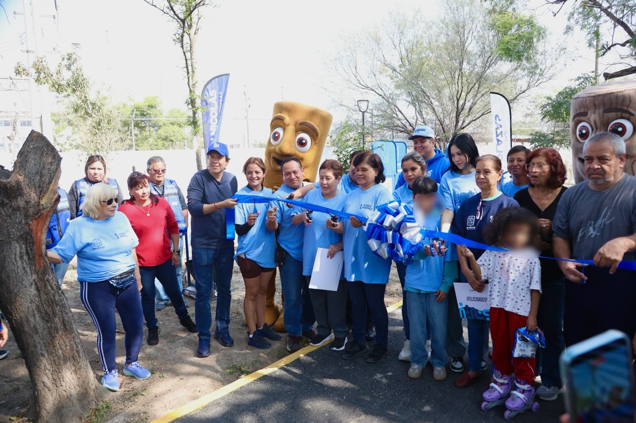 Entrega Daniel Carrillo plaza pública en Casa Bella 3er Sector