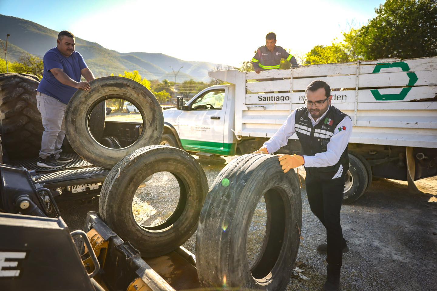 Impulsa Santiago reciclaje de neumáticos