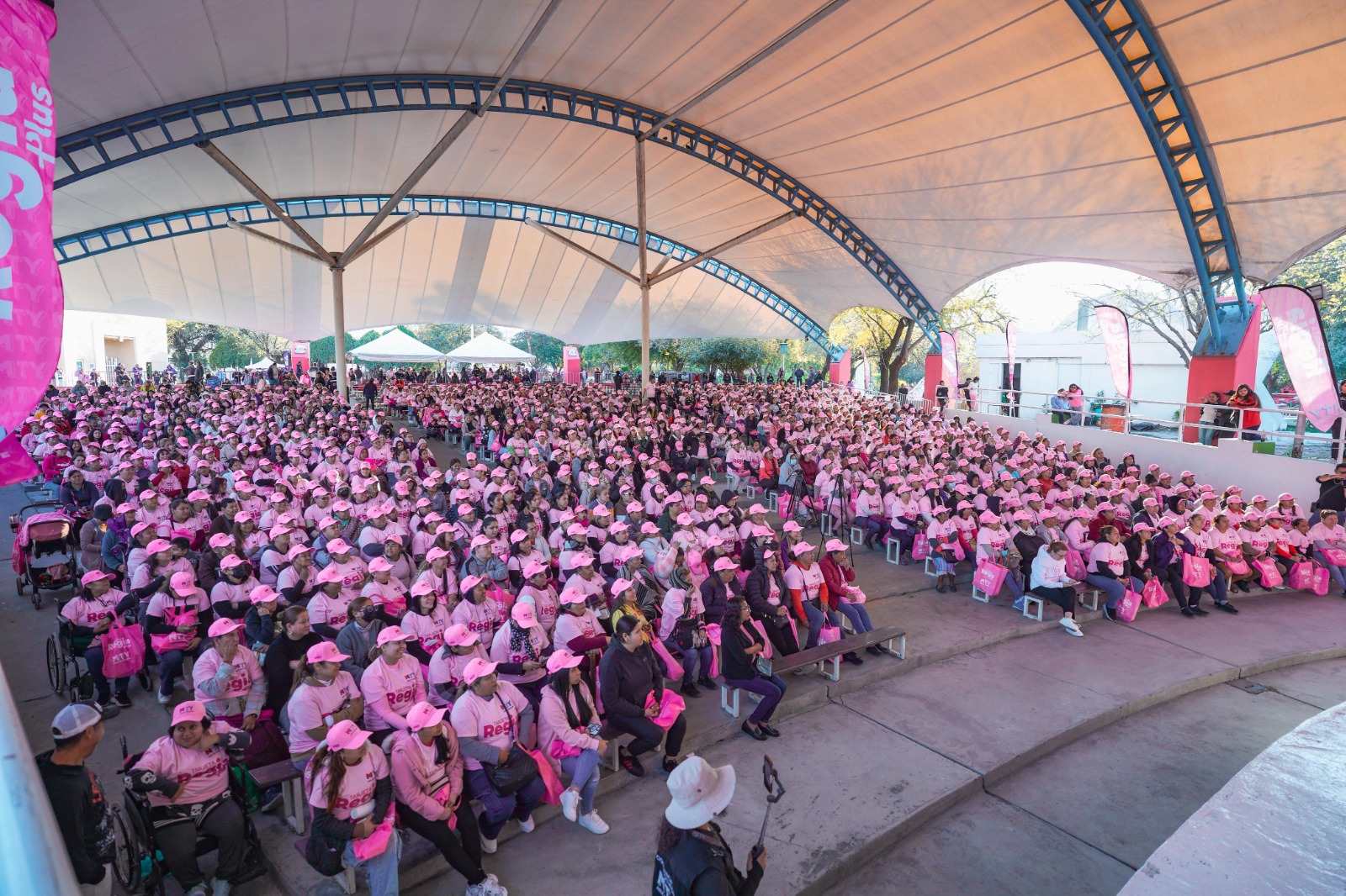 Suma Monterrey 1,500 Tarjetas Regia Plus más entregadas en Parque España