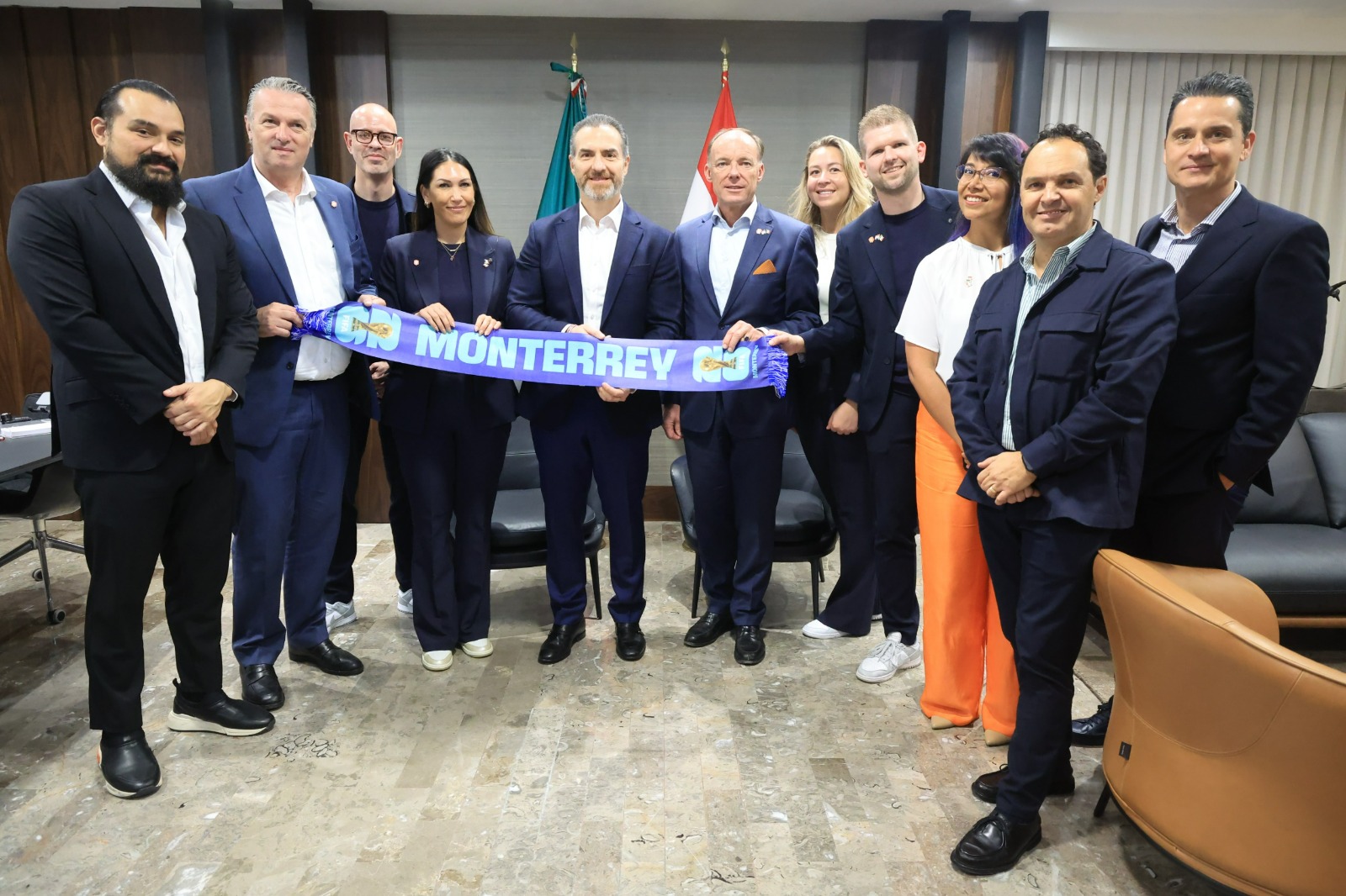 Recibe alcalde Adrián de la Garza a embajador de Países Bajos en el marco del Mundial de Fútbol