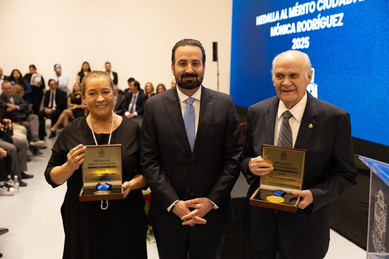 Entrega San Pedro la Medalla al Mérito Ciudadano Mónica Rodríguez