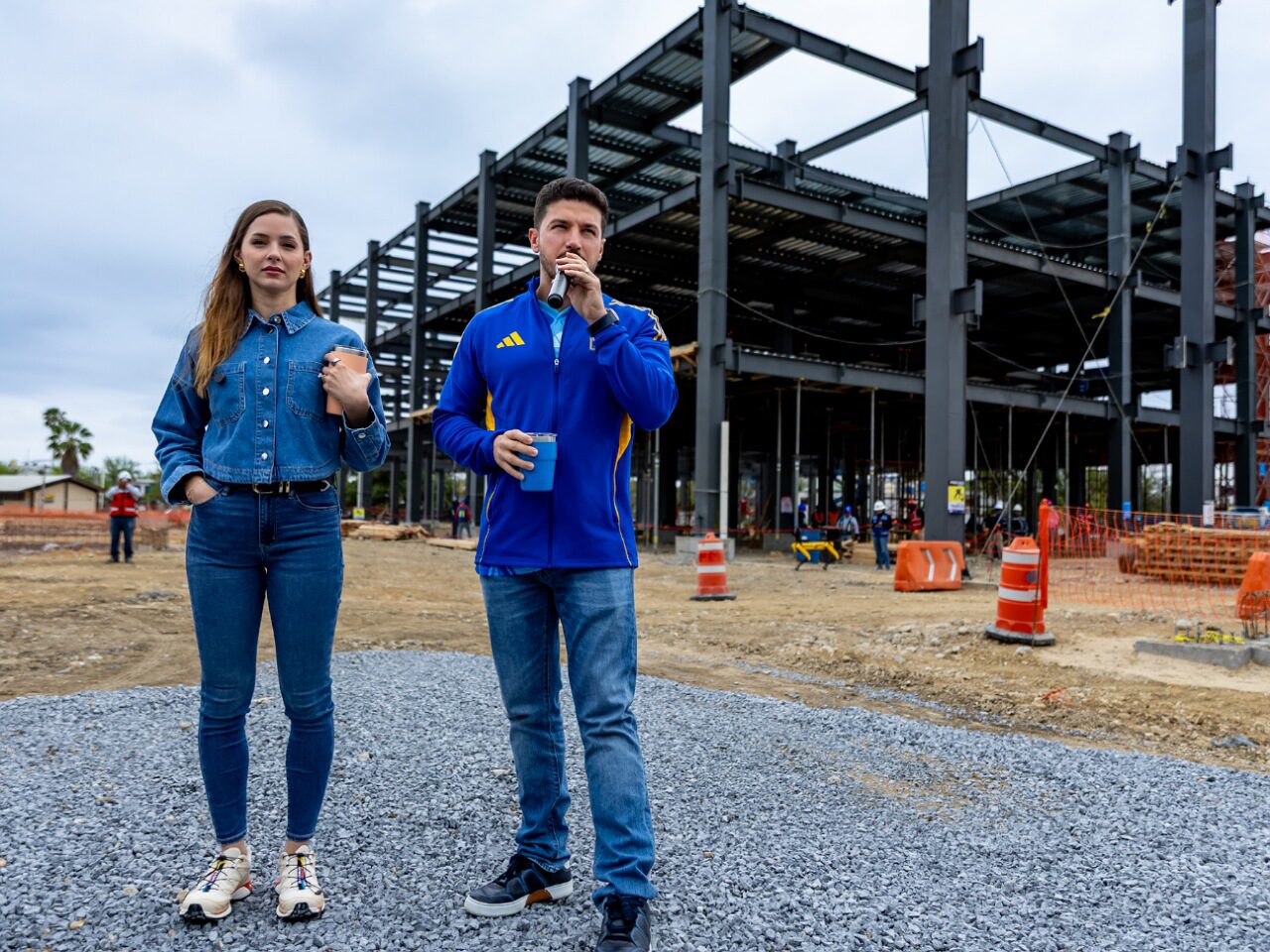 Supervisan Gobernador y Mariana obras en Distrito Infantil de Nuevo León