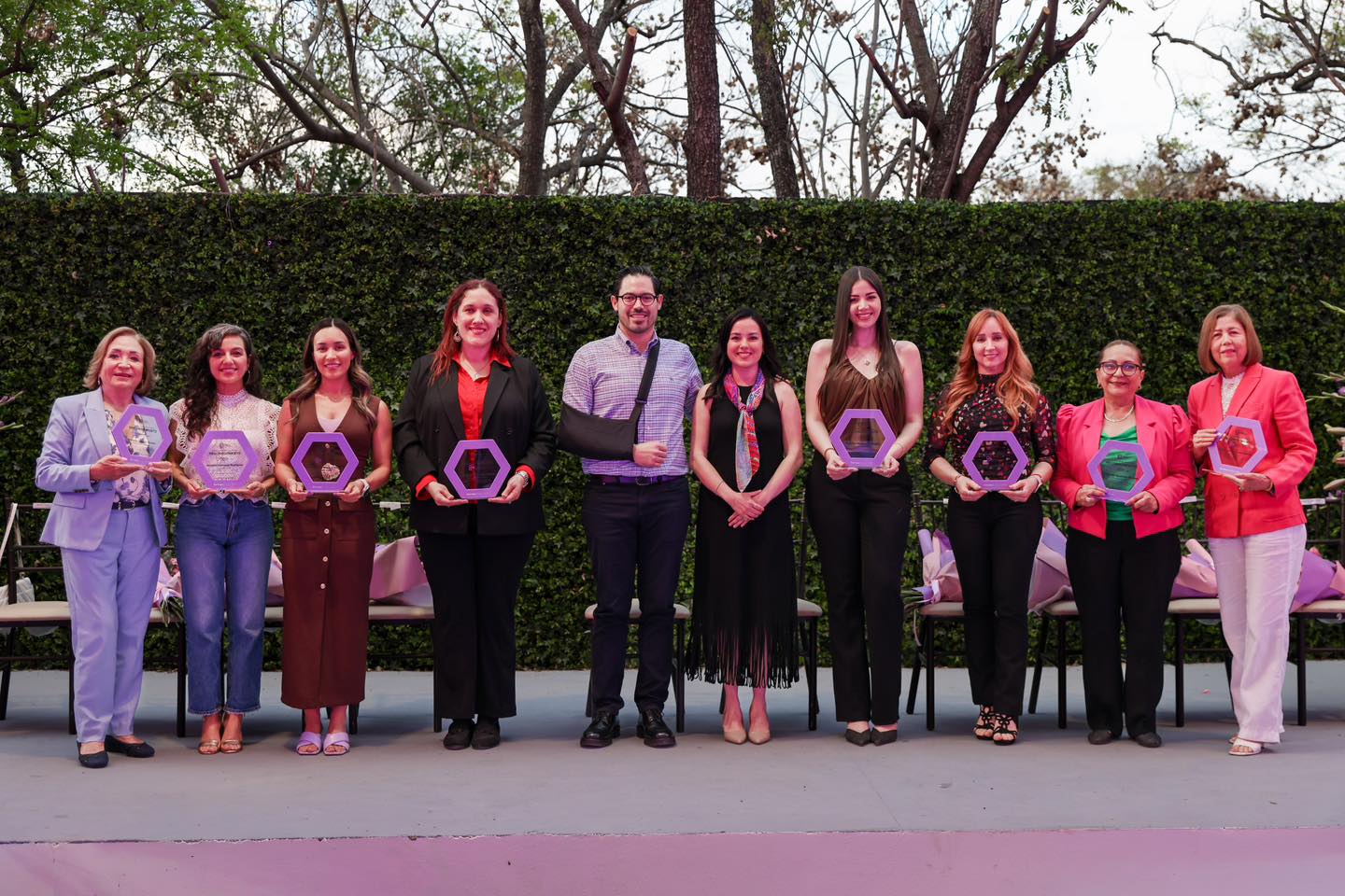 Reconoce Santiago a ocho mujeres destacadas con galardón “Mujer Santiaguense”