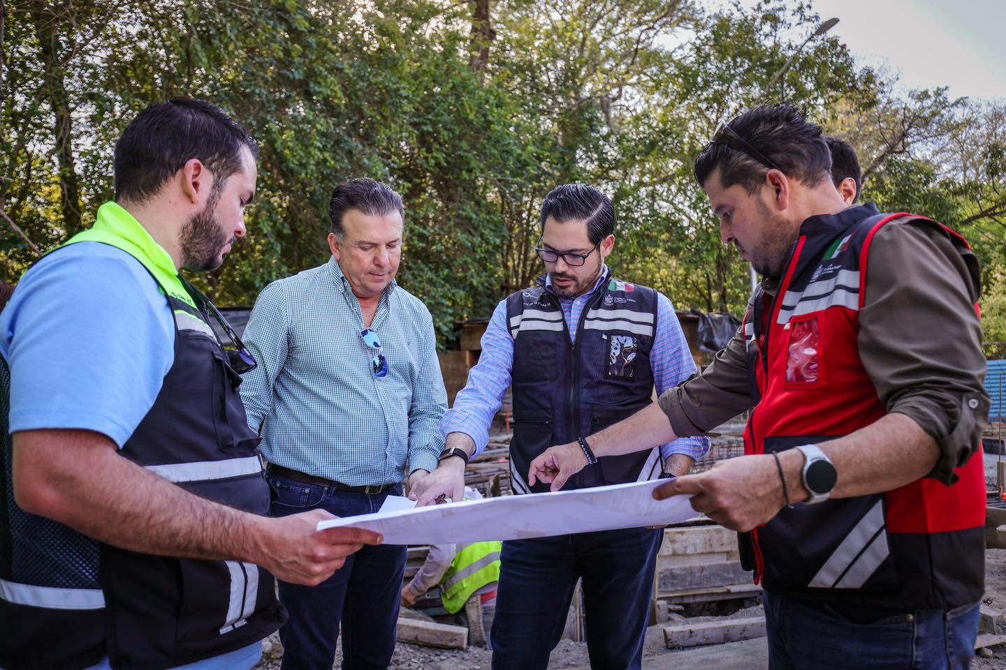 Supervisa David de la Peña avance de Centro Integral de Cuidados en Santiago