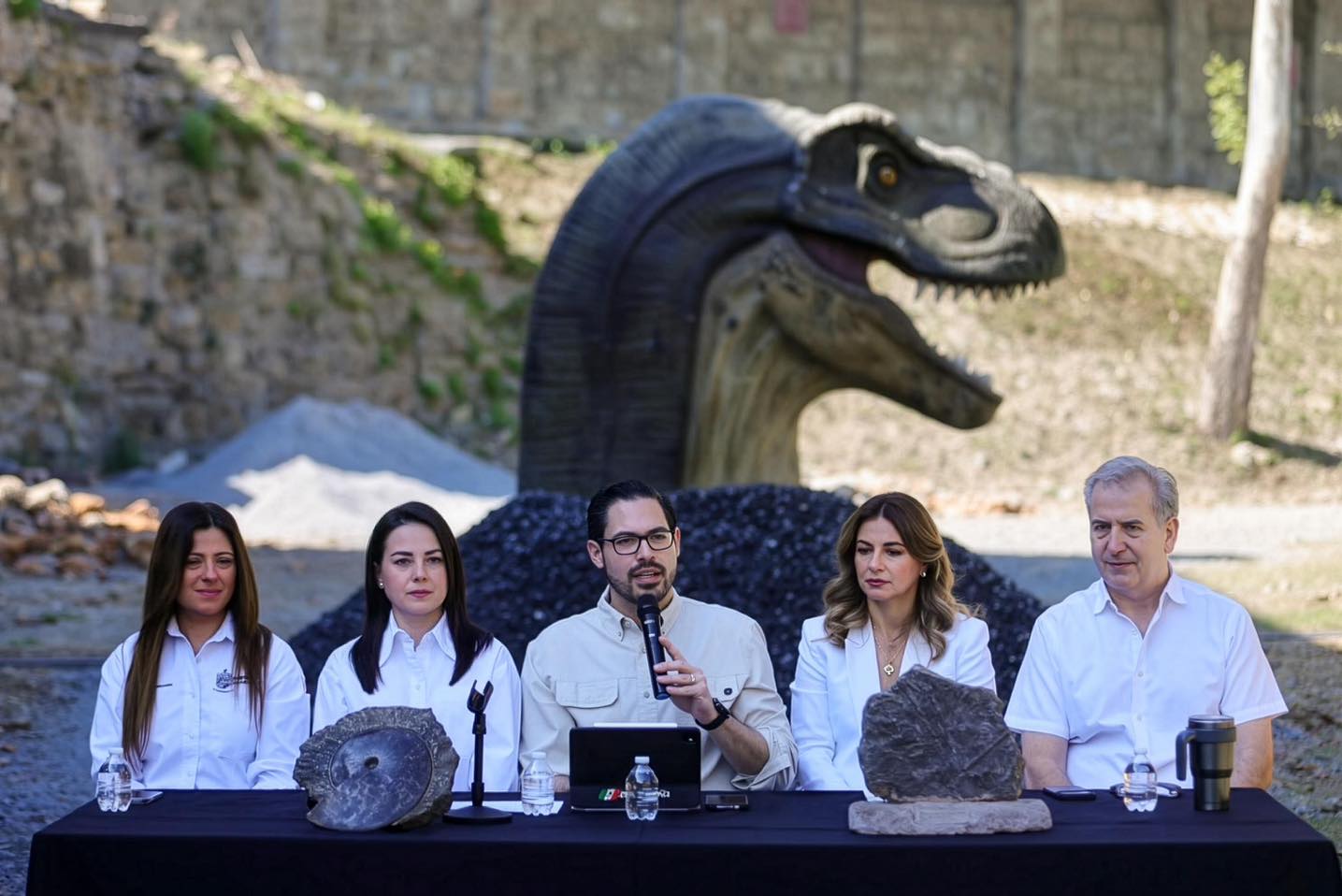 Anuncia David de la Peña  apertura del museo ´Tierra de Dinosaurios´ en Santiago