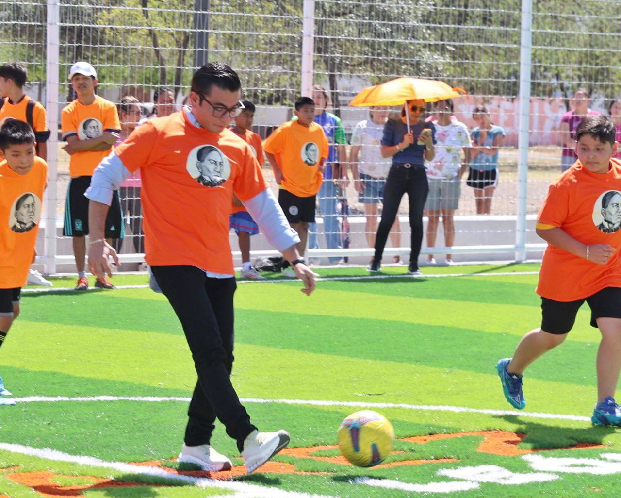 En 70 días, Félix Arratia entrega un nuevo Espacio de Unidad en Hacienda Real; el 34 de 100