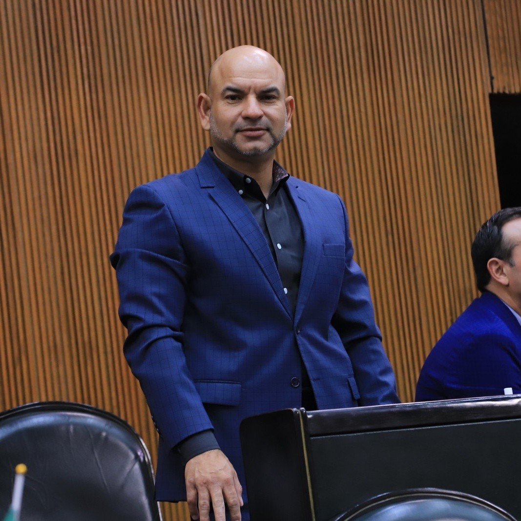 Propone José Luis Santos 25% en licencias para trabajadores sin vehículo en Nuevo León