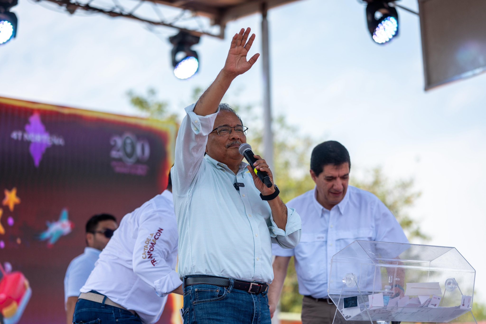 Celebra Mijes a niños en el Divertiparque Escobedo