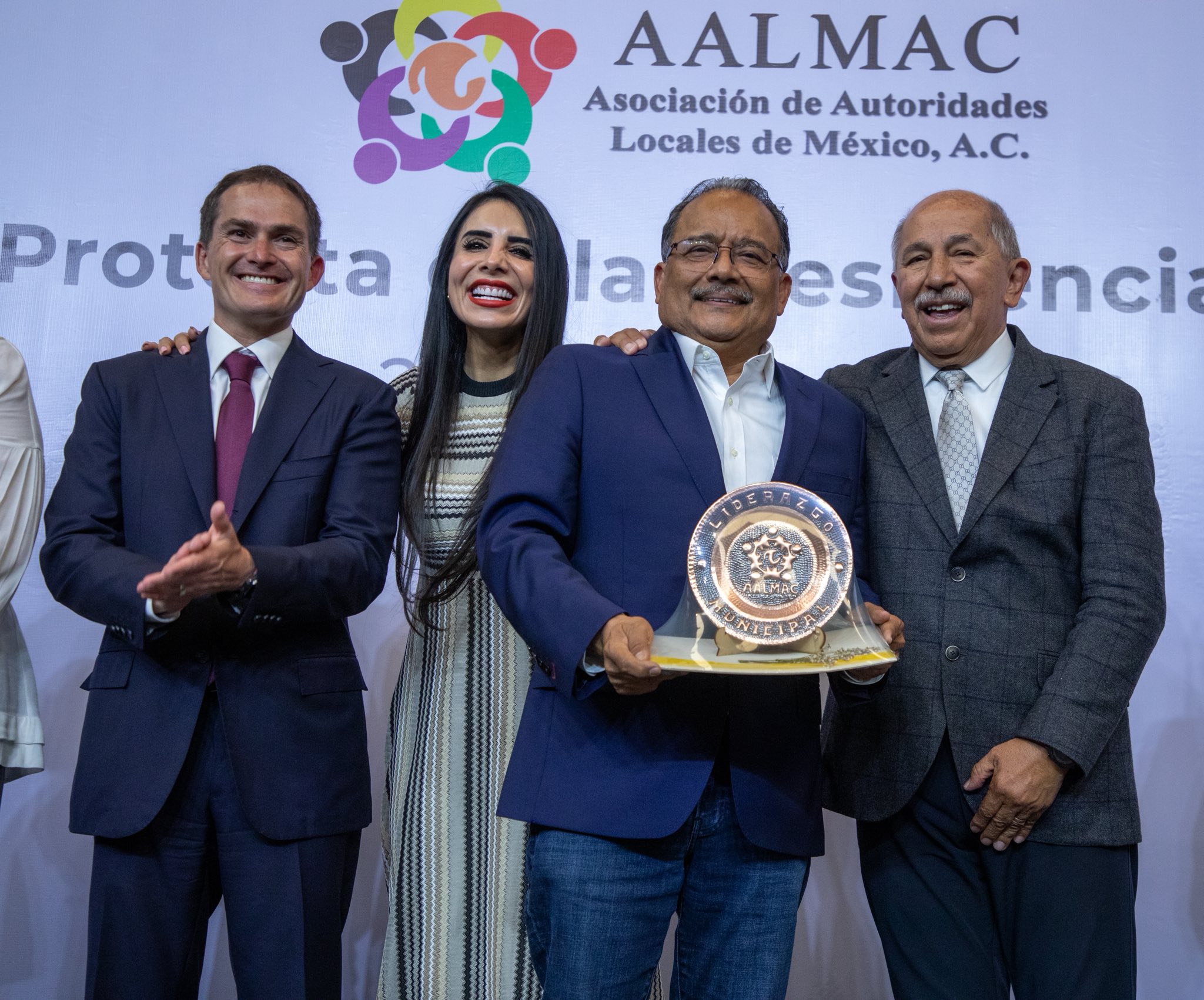 Participa Mijes en renovación de AALMAC en Ciudad de México