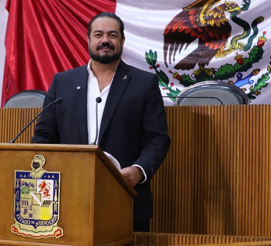 Logra Ignacio Castellanos ambulancias para todos los municipios de Nuevo León