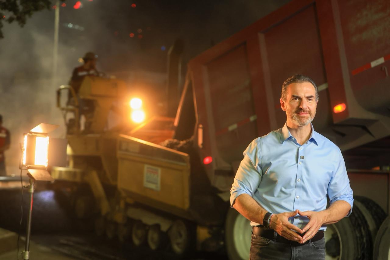 Supervisa Adrián de la Garza Vialidades Regias y modernización de señales