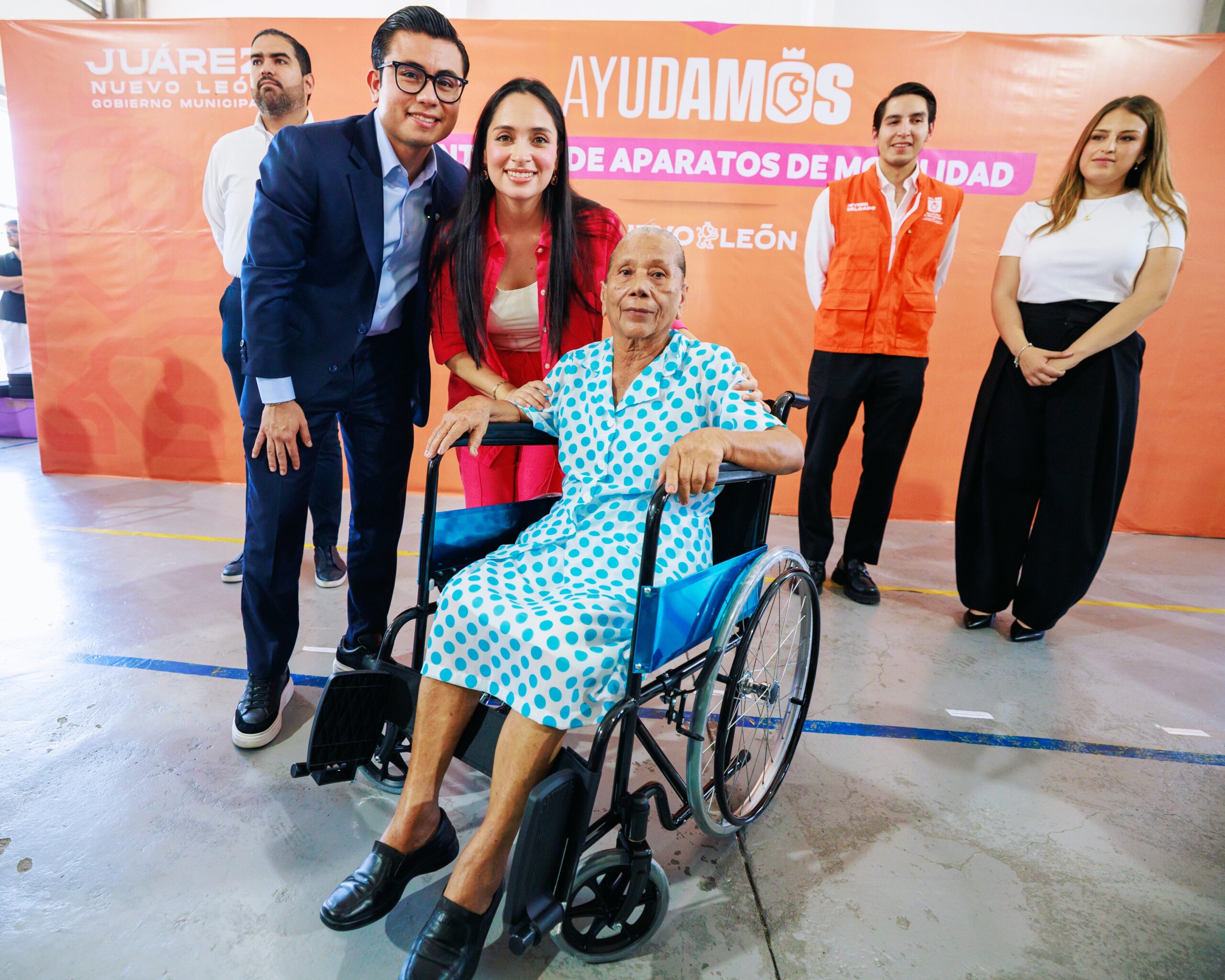 Entrega Félix Arratia aparatos de movilidad y fortalece apoyo a personas con discapacidad