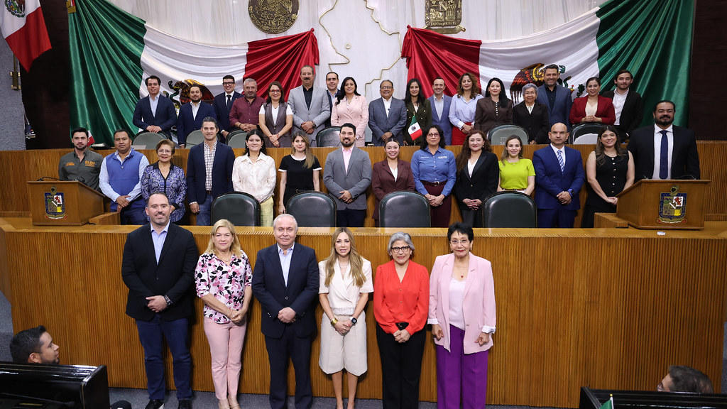 Devela Congreso letras áureas del General Mariano Escobedo