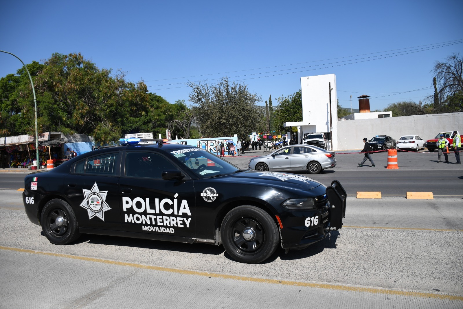 Despliega Monterrey operativo de limpieza y seguridad en Panteones Municipales