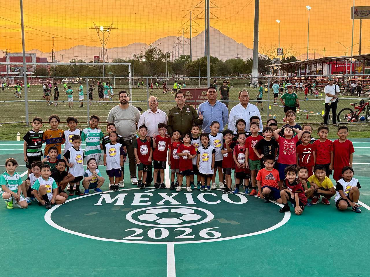Inaugura Escobedo dos nuevas canchas de usos múltiples