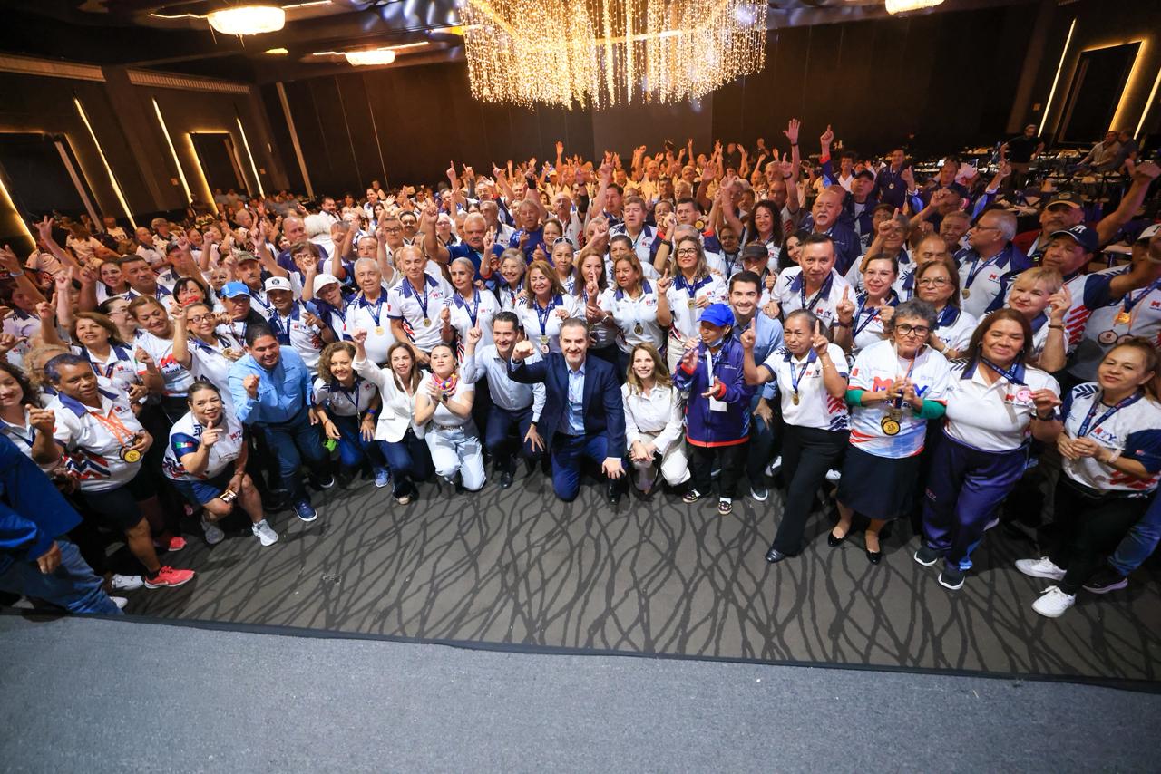 Reconoce Gobierno de Monterrey a adultos mayores deportistas