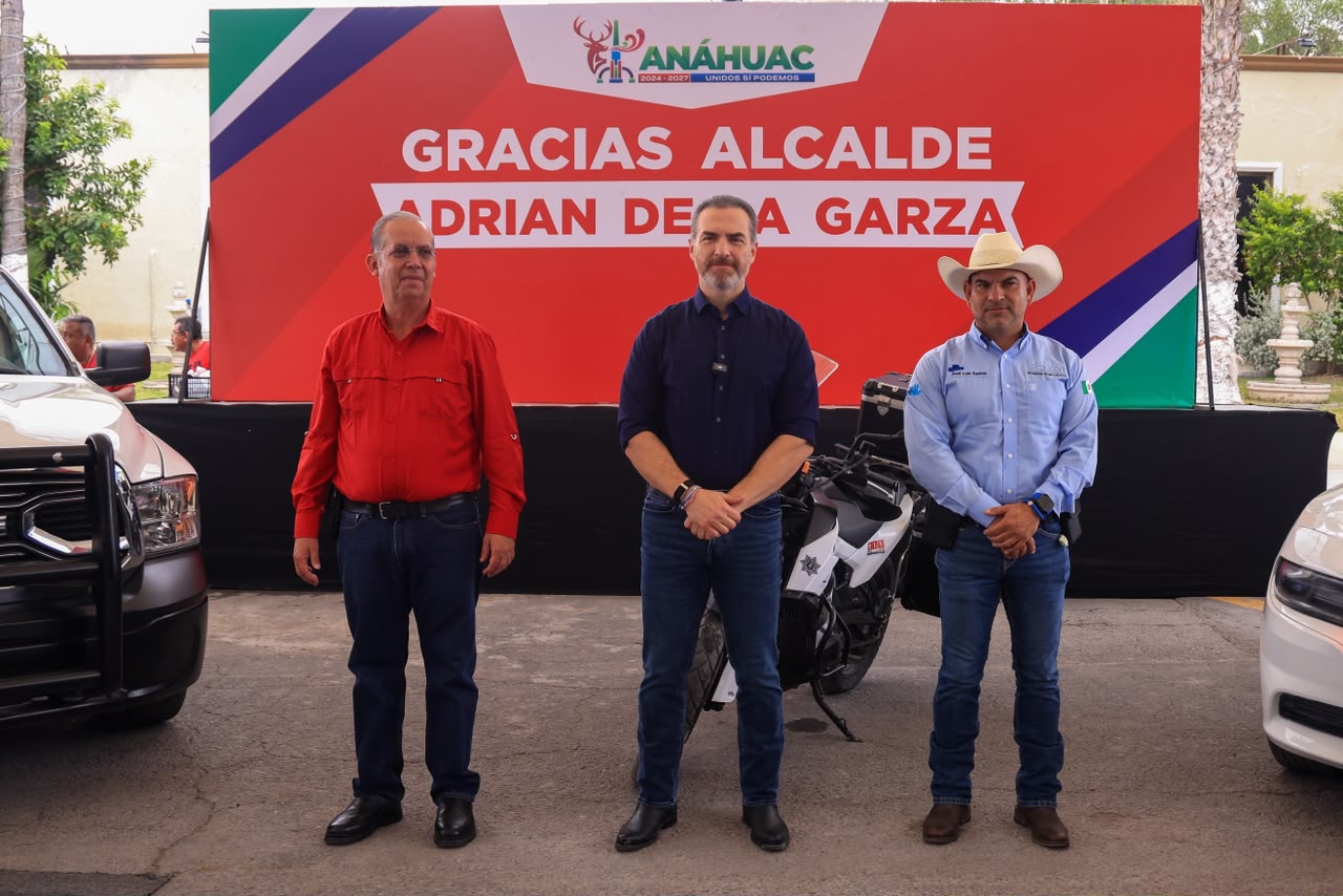 Entrega Adrián de la Garza patrullas a los municipios de Anáhuac, Bustamante y Lampazos