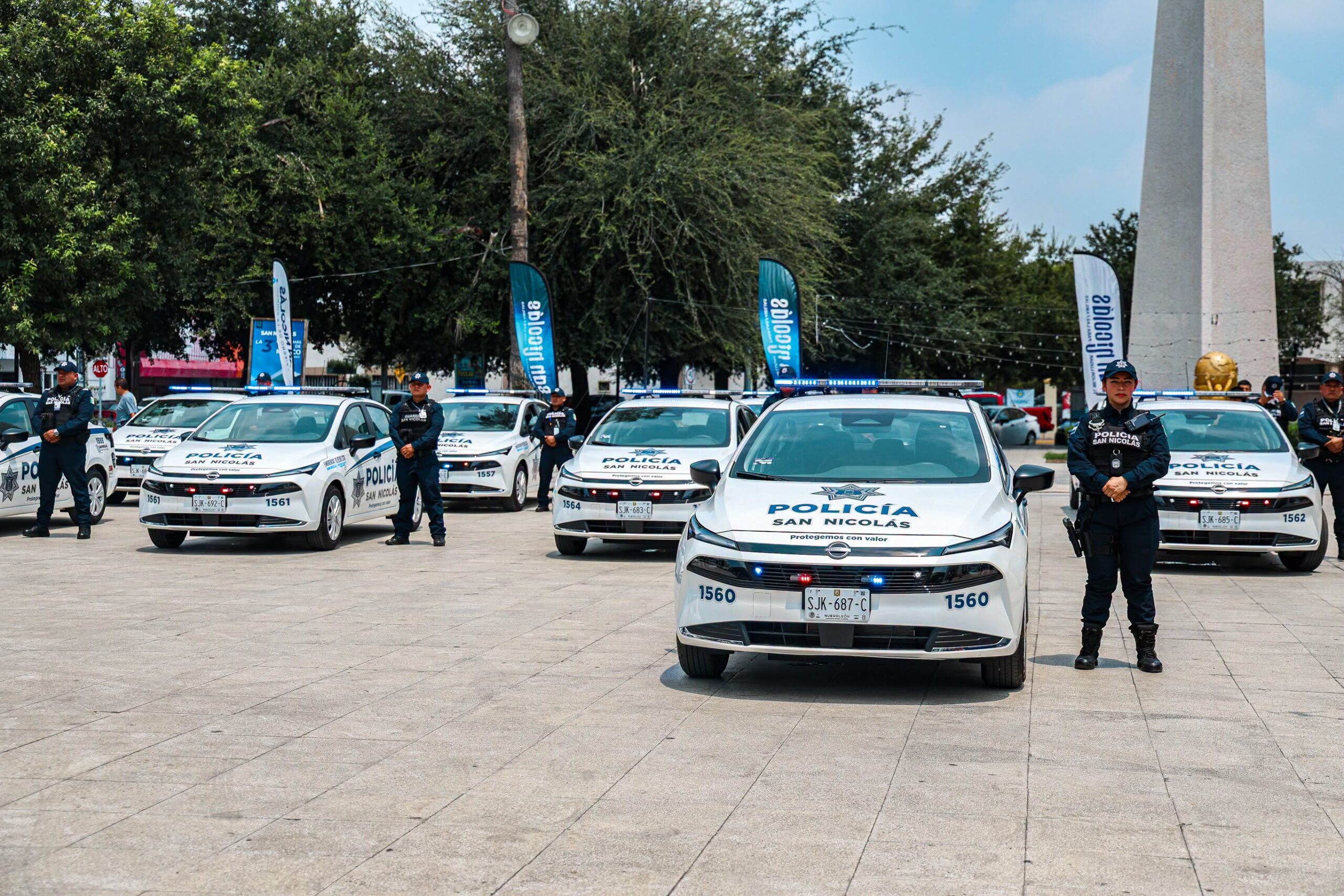 Entrega Daniel Carrillo diez patrullas nuevas a Policía de San Nicolás