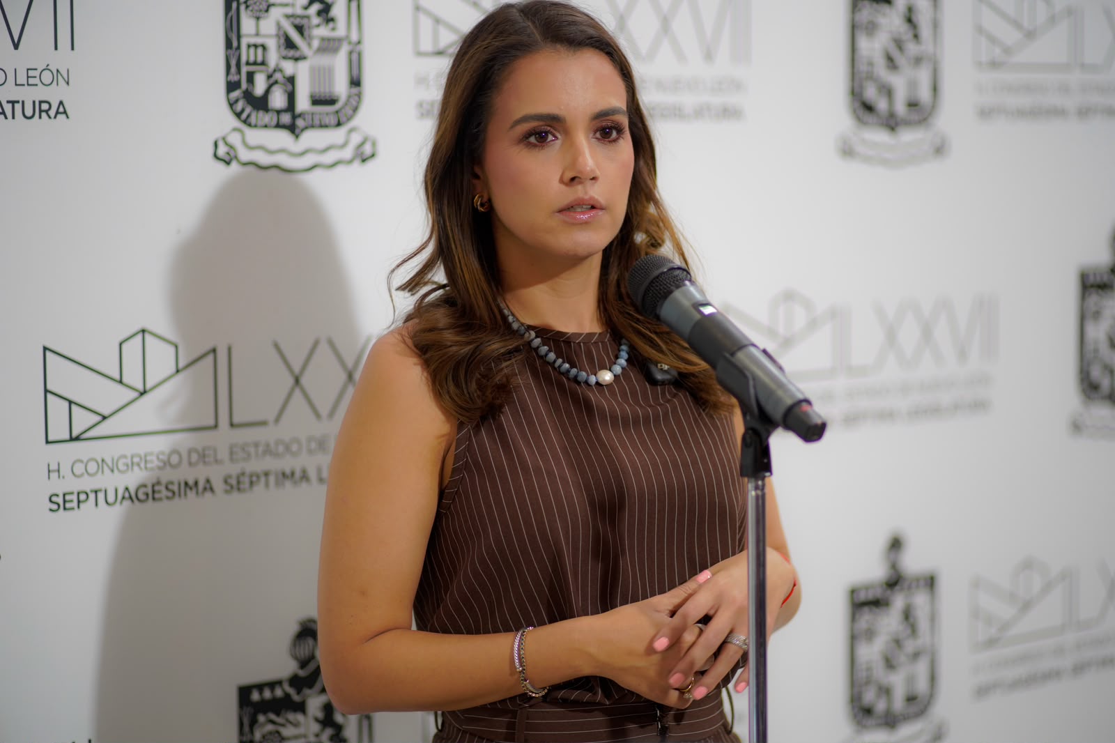 Plantea Lorena de la Garza abrir debate sobre celulares en escuelas por riesgos a la salud mental