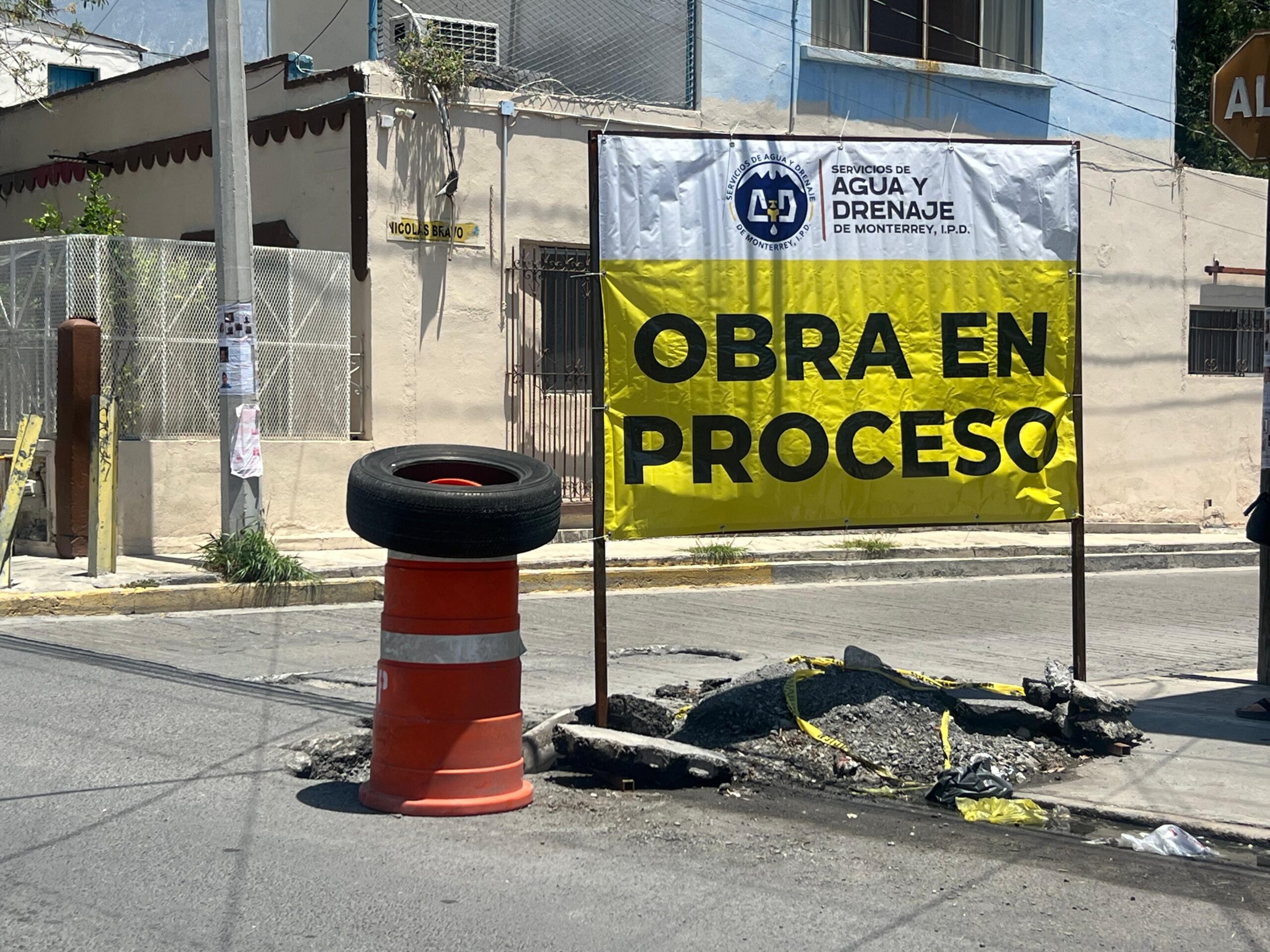PIDEN VECINOS A AYD TERMINAR OBRAS INCONCLUSAS EN SANTA CATARINA