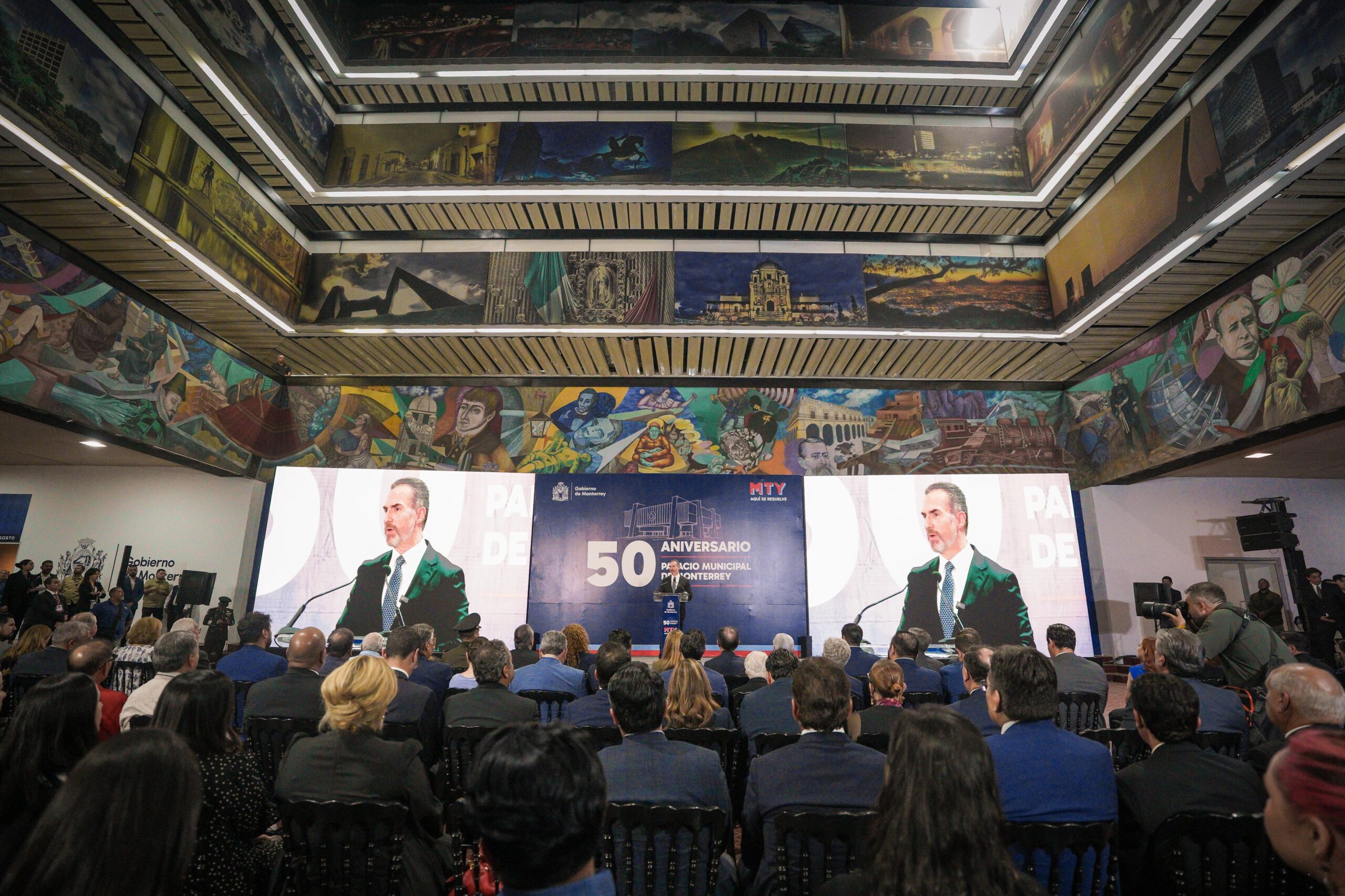 Celebra Monterrey 50 años de su Palacio Municipal