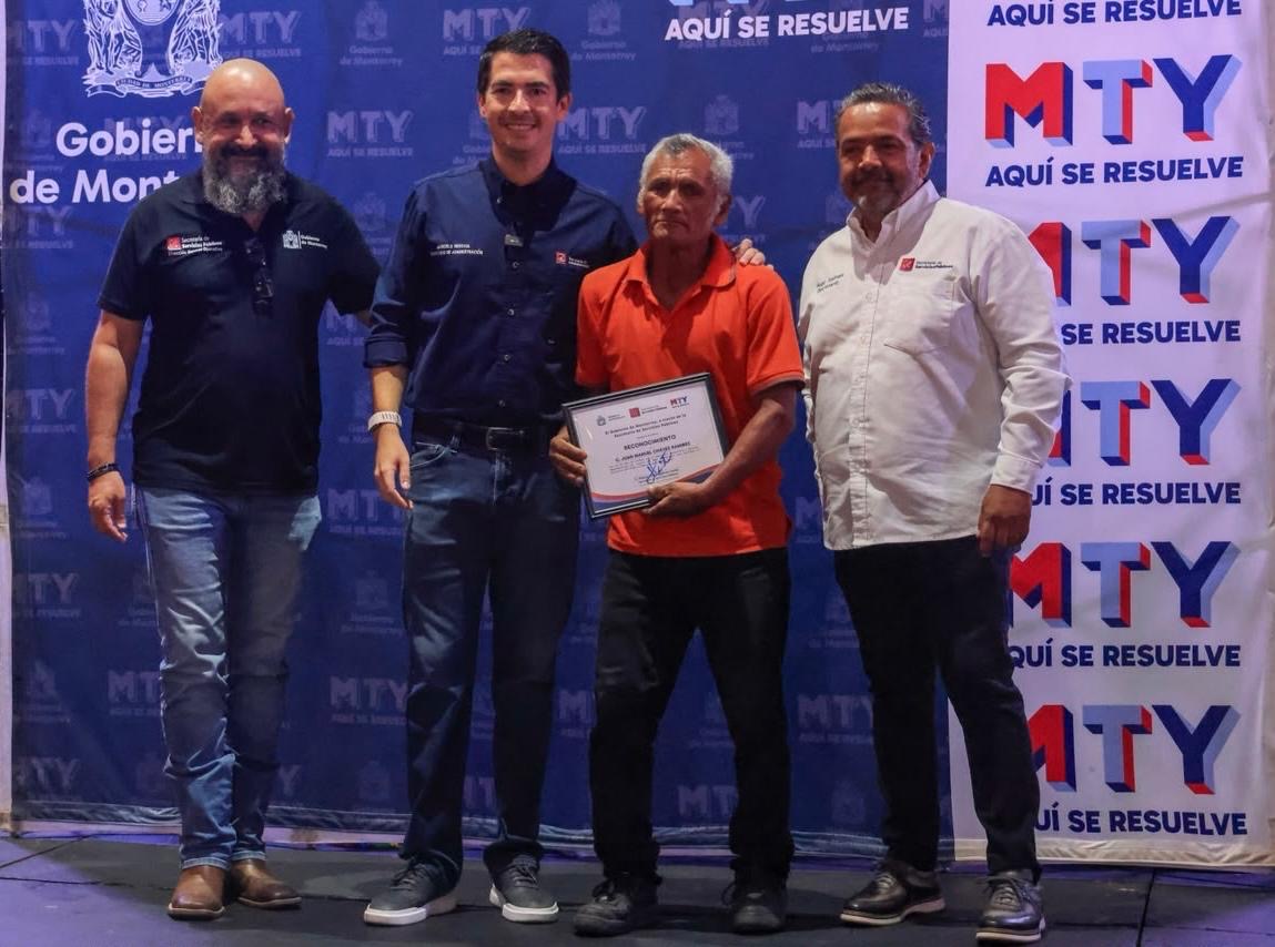 Celebra Monterrey el Día del Barrendero y reconoce a trabajadores por su entrega