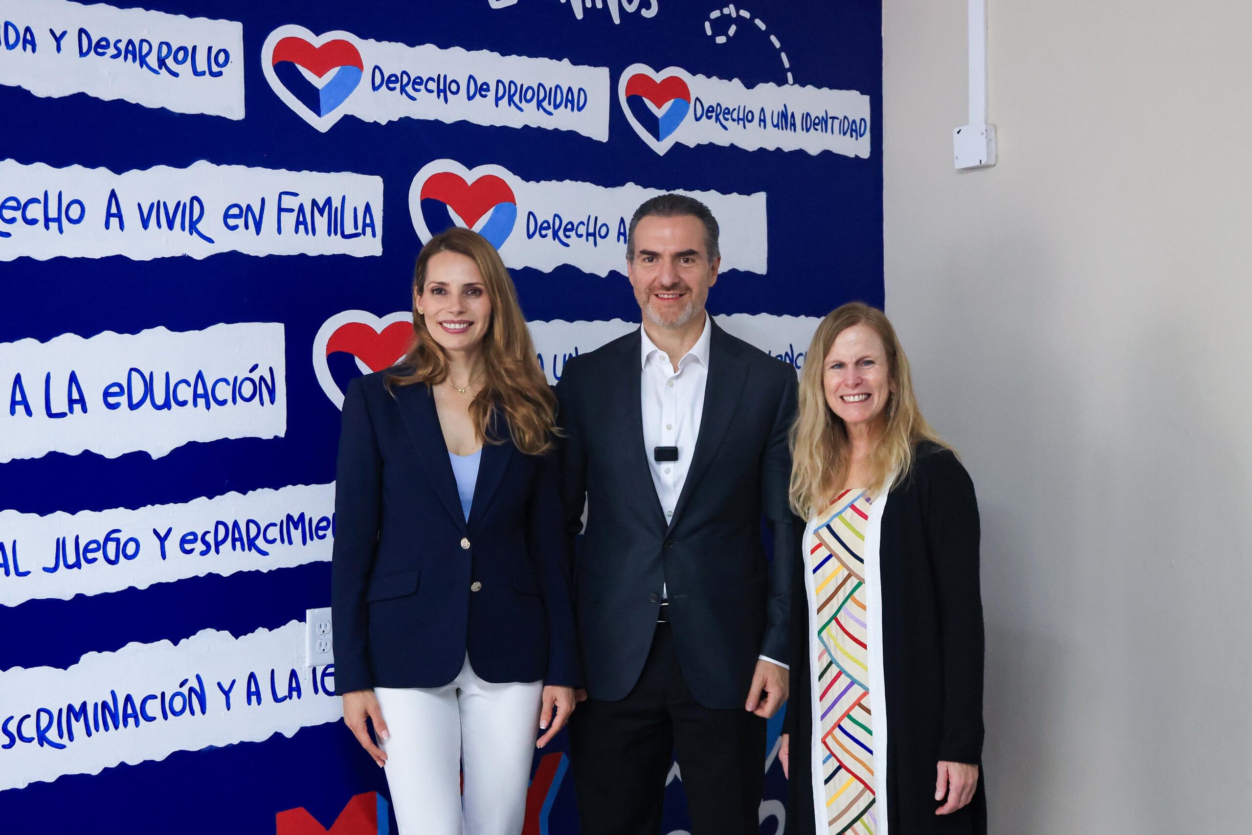 Visita cónsul de Estados Unidos instalaciones renovadas de PAPTI