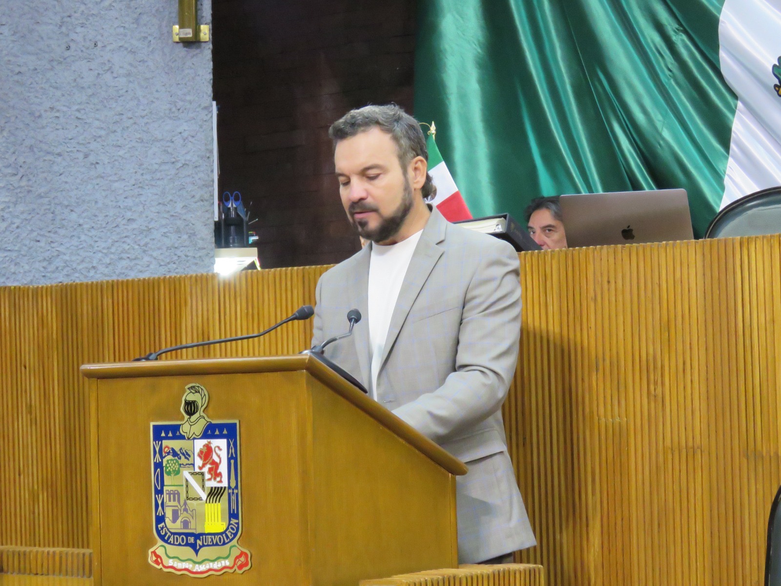 Mario Salinas propone regular la micromovilidad y mejorar infraestructura en NL