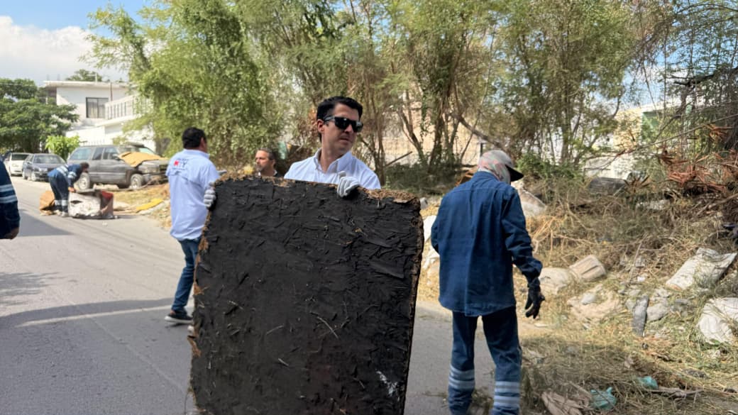 Recolecta Monterrey 15 toneladas de basura y cacharros en La Alianza