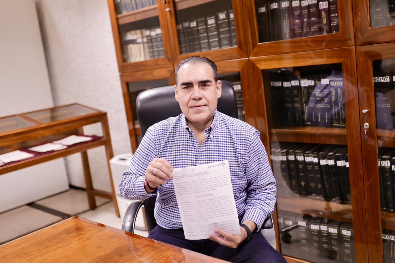 Conmina Heriberto Treviño a Federación a atender demandas laborales en el IMSS