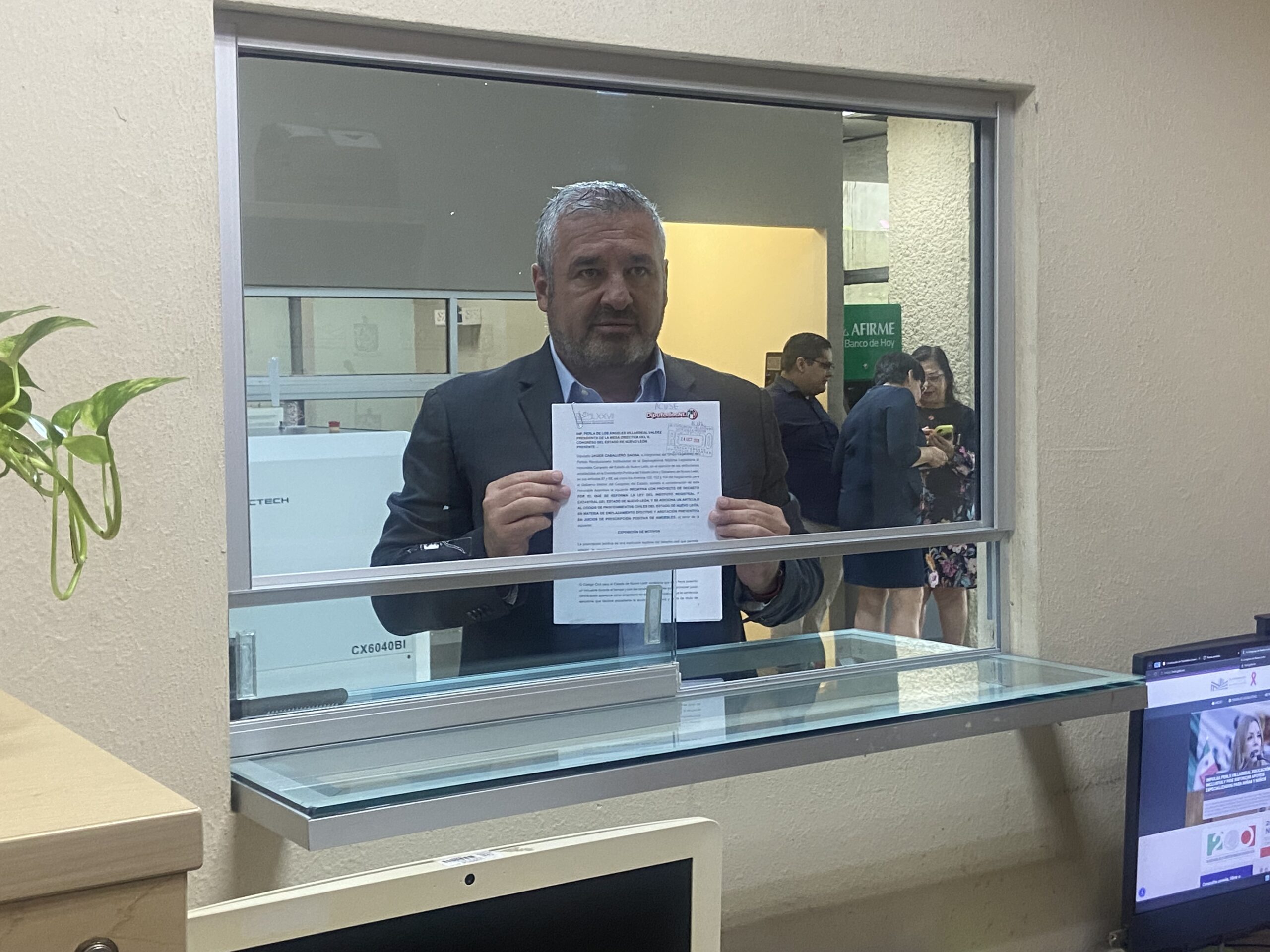 Propone Javier Caballero obligar a jueces a consultar registros para prevenir despojos
