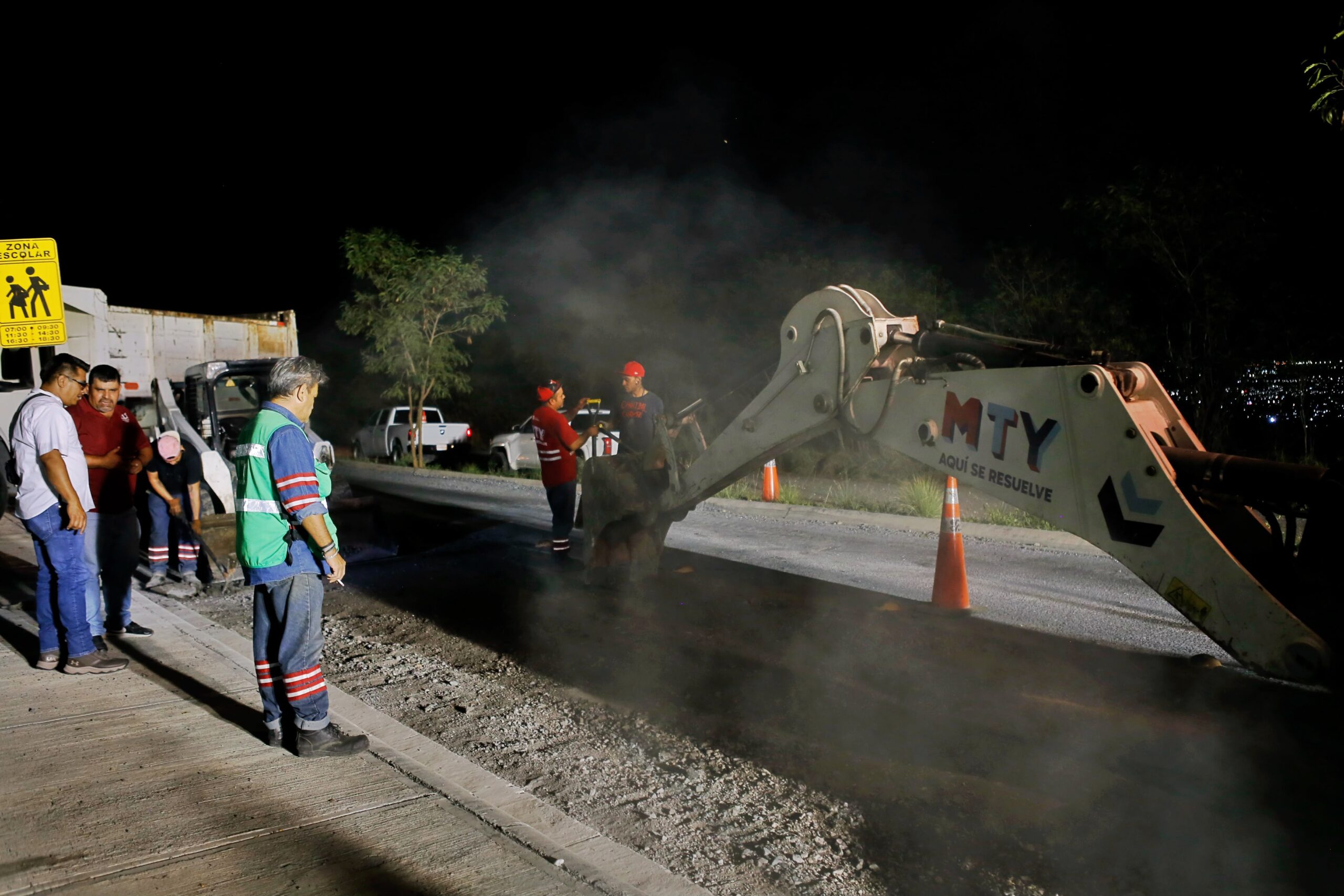 Refuerza Monterrey labores de bacheo en avenidas tras las lluvias