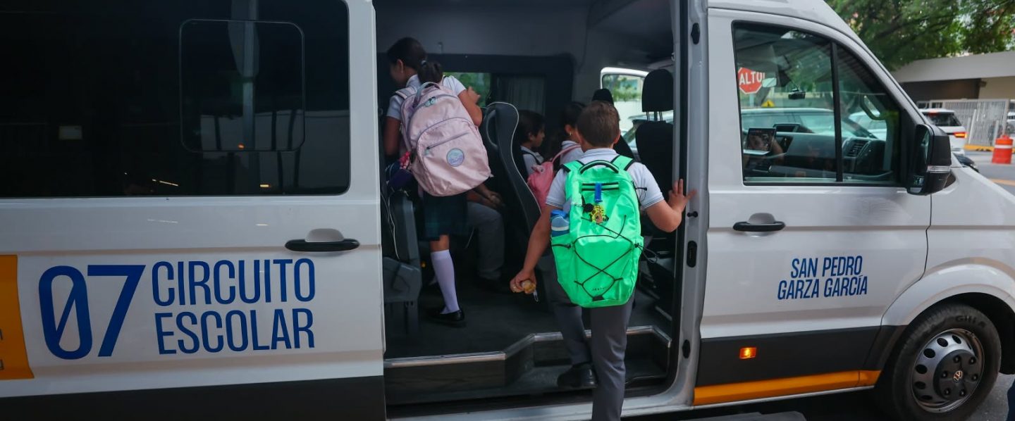 Amplía San Pedro su red de Circuitos Escolares con nueva ruta al Colegio Irlandés